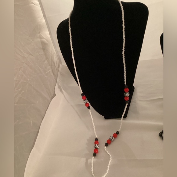 Four beaded necklaces lot - Picture 4 of 8